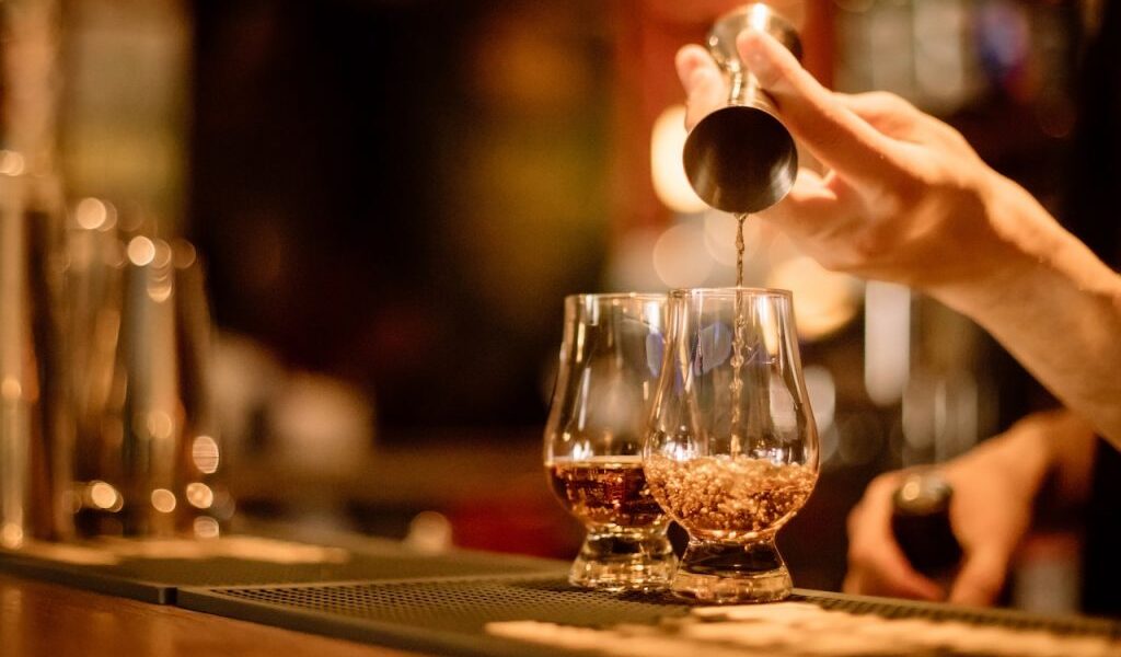 Try out these tricks to become a real whisky lover