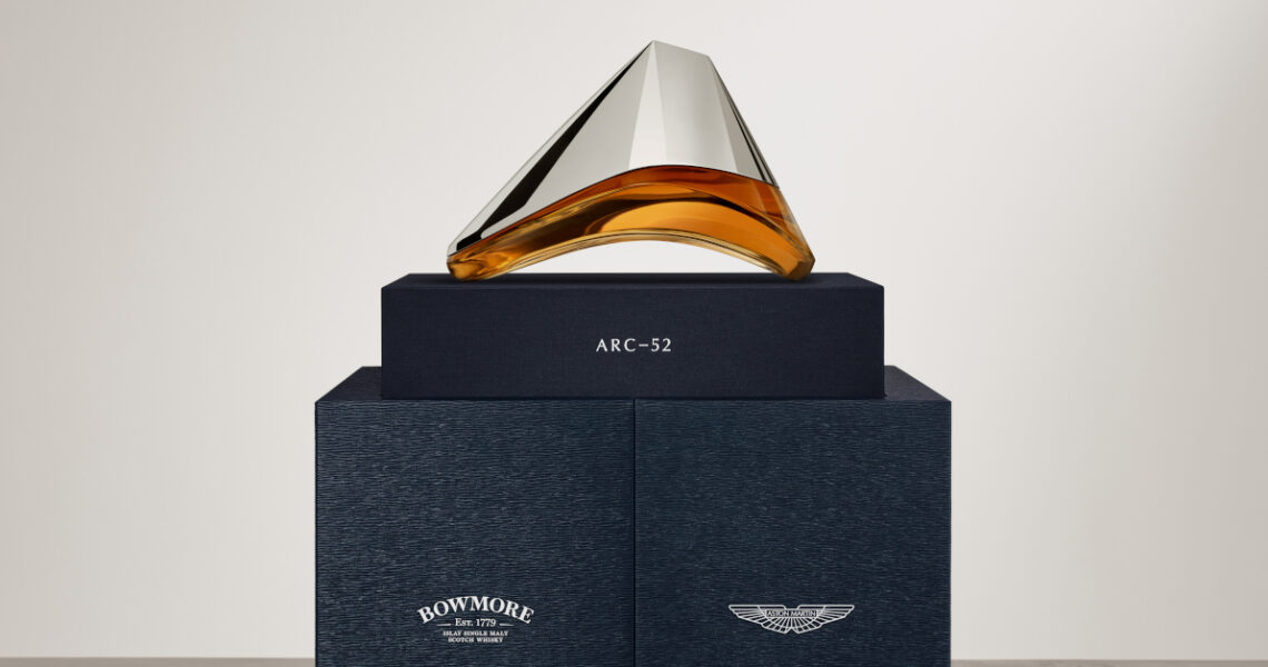 Bowmore Arc 52 Een van de oudste Bowmore whisky’s in een prachtig Aston Martin ontwerp